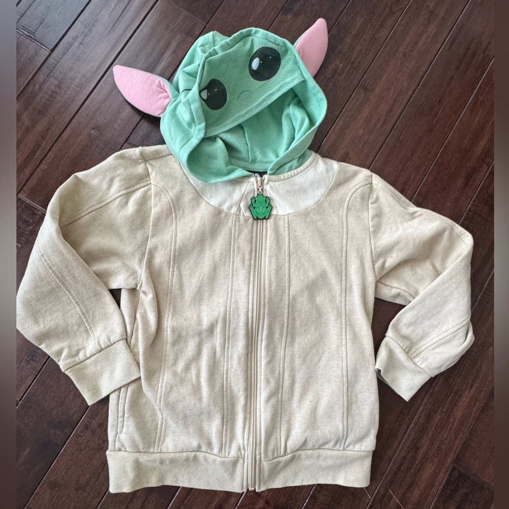 Star Wars Cream and Green Hoodie with Frog Pendant